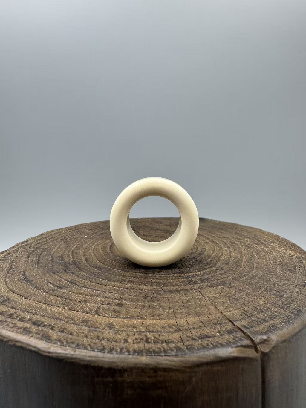 编号 M50511 猛犸牙素扳指猛犸牙扳指，料子极润，果冻料，镜面高抛