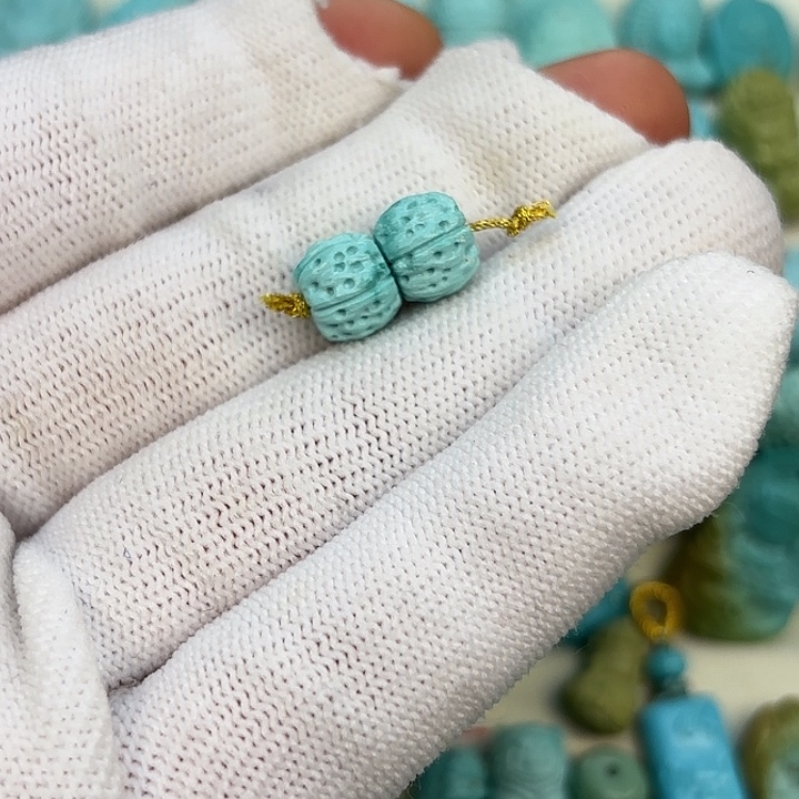 绿松石未镶嵌挂件