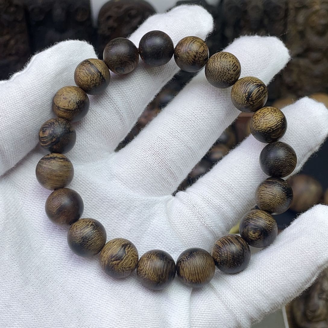 连****手串沉香越南白奇………………