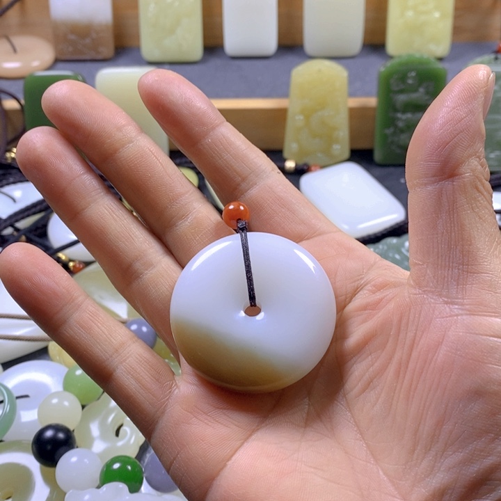 和田玉（青白玉）吊坠(赠链)未镶嵌