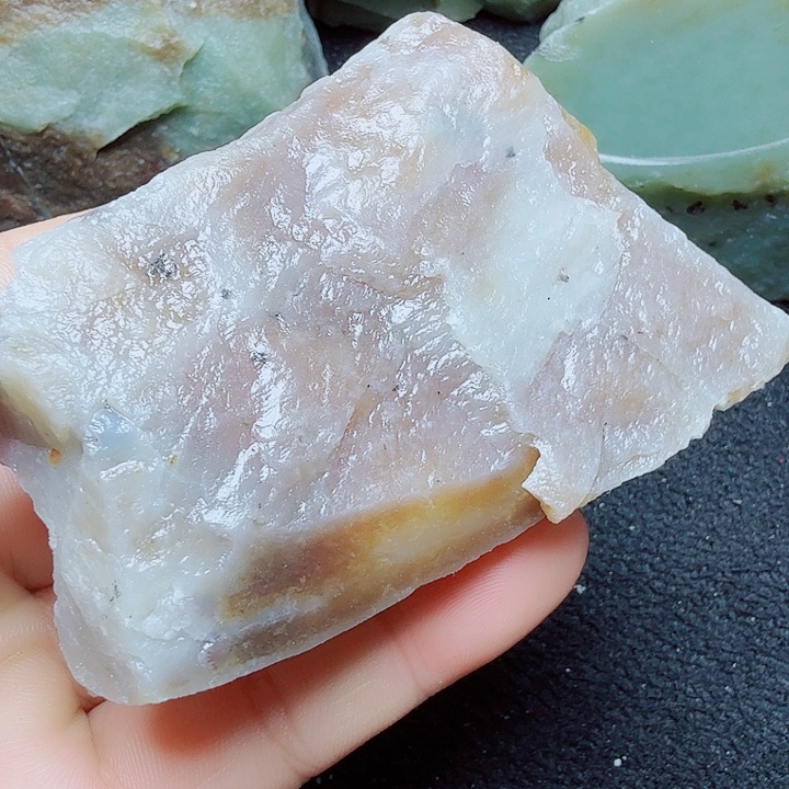 未镶嵌和田玉（糖玉）珠宝半成品
