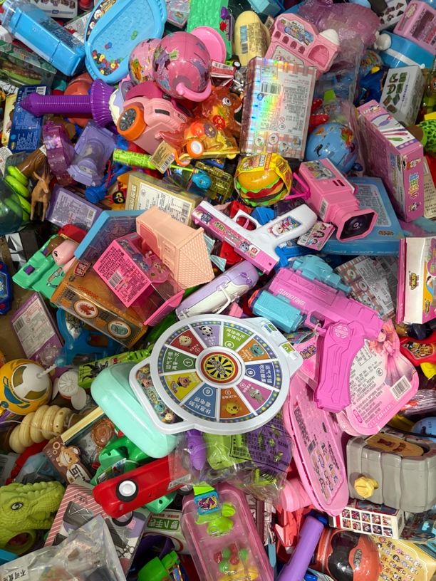 商超下架糖玩 瑕疵玩具 糖不吃 介意勿拍 不支持抢拍 盲拍无备注！