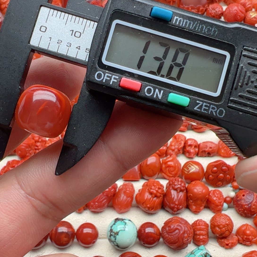 南红玛瑙配饰未镶嵌