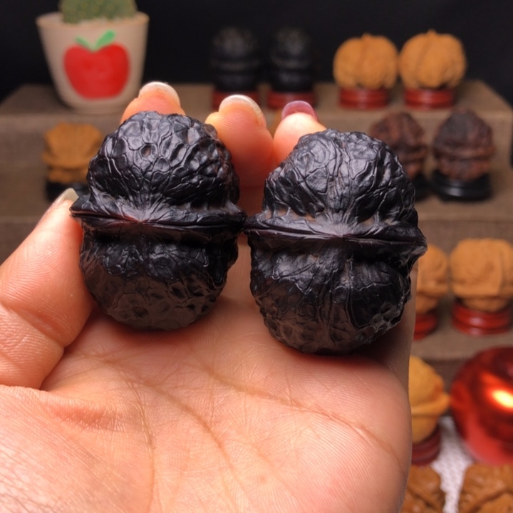 文玩核桃把件36粗筋玉罗汉