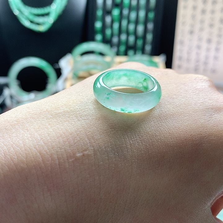 石英质玉戒指未镶嵌