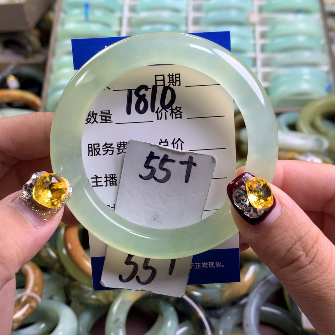 蛇纹石玉手镯未镶嵌1810