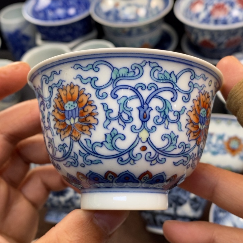 【闪购商品】景德镇青花斗彩主人杯