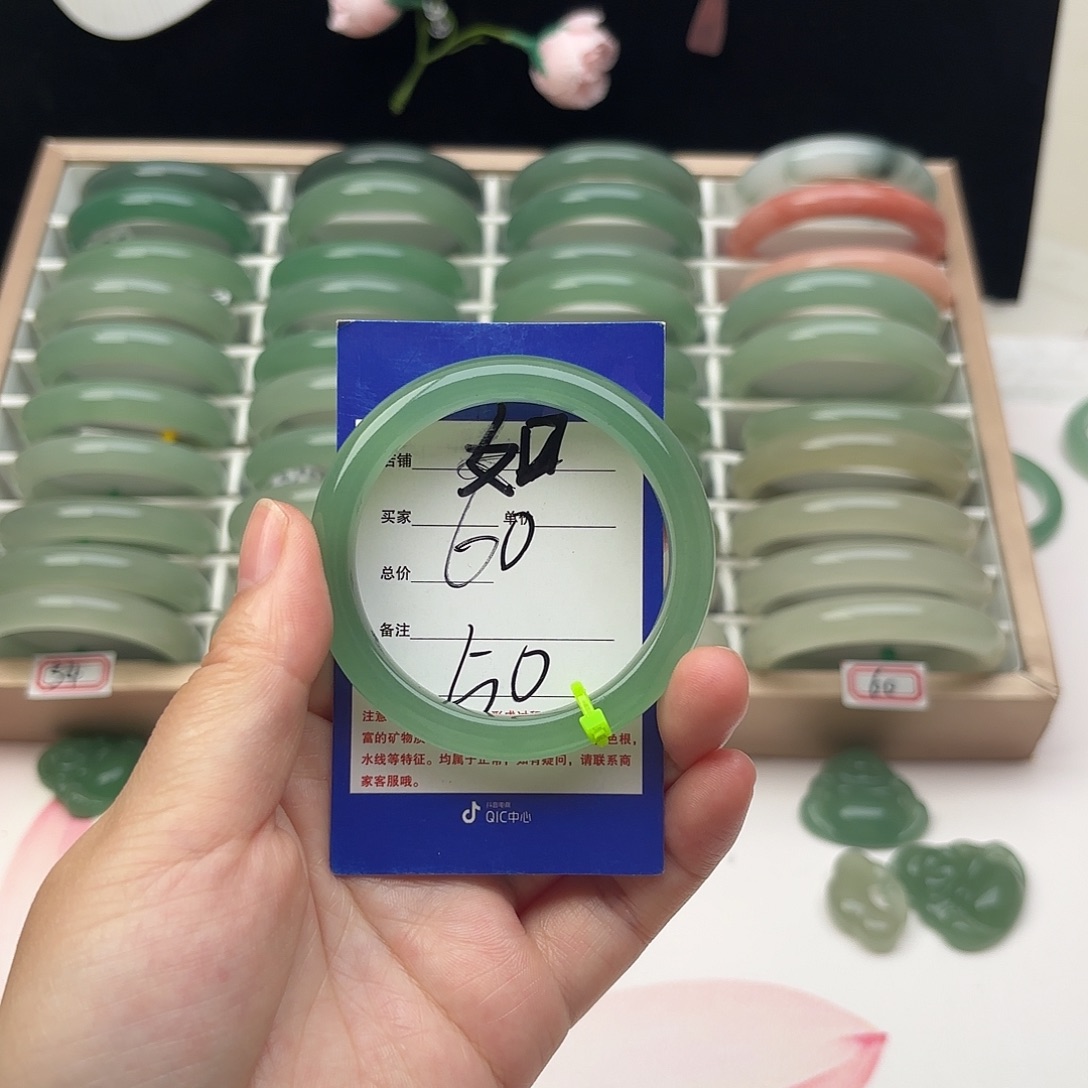 石英质玉未镶嵌手镯