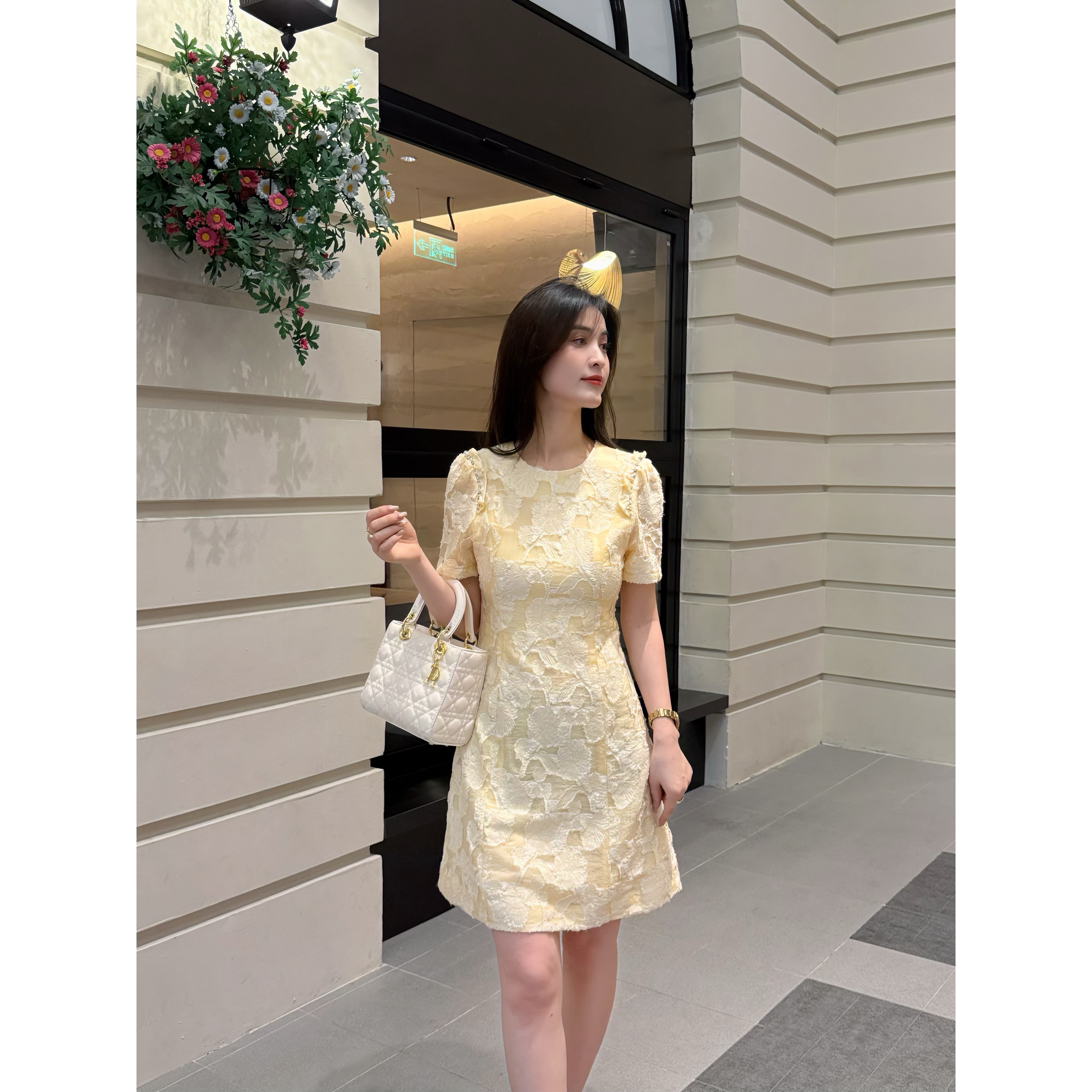 Y S Q 夏季新款提花工艺收腰显瘦高级减龄连衣裙