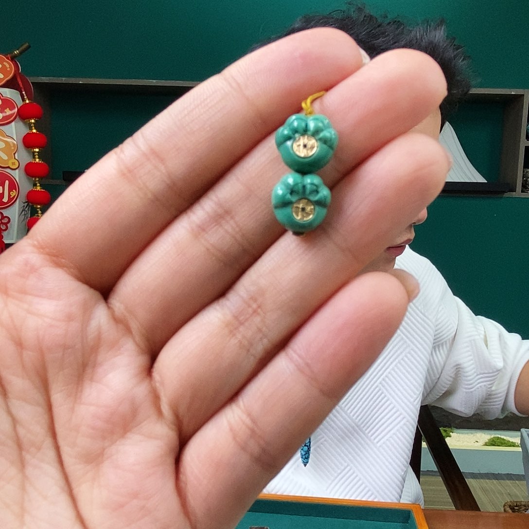 未镶嵌绿松石珠宝奇石