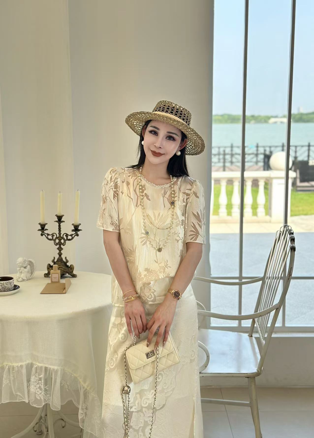 夏季高端时尚百搭洋气贵妇显瘦醋酸镂空烧花圆领衬衫上衣yf8119C