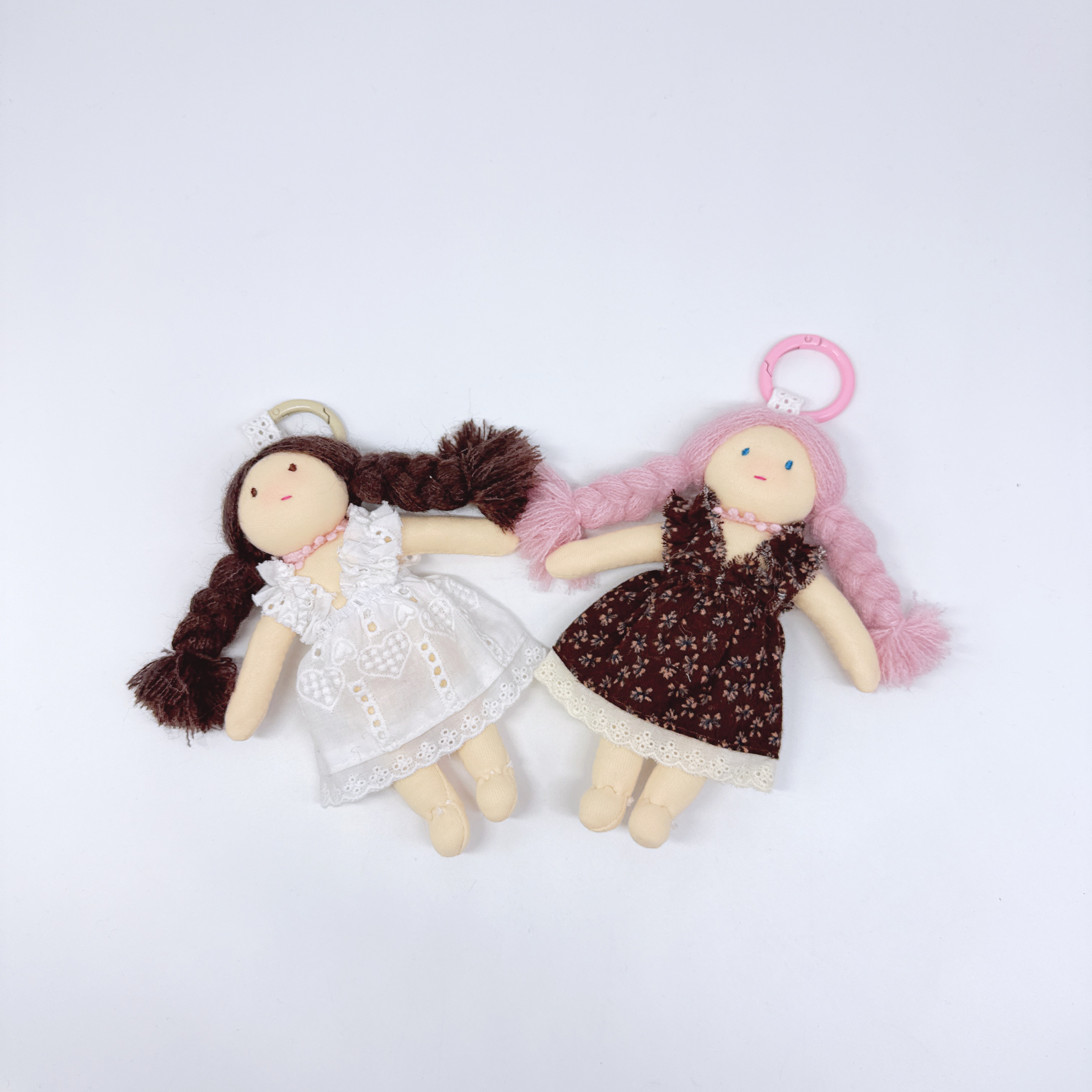 Mi33 可爱长发小女孩中号挂件 Q13065Q91