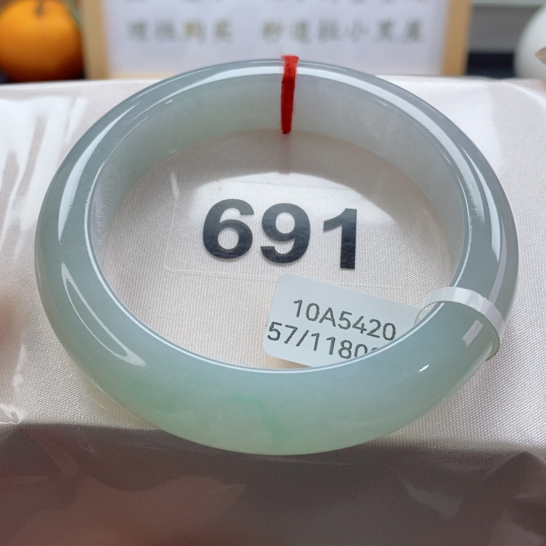 翡翠手镯未镶嵌天然A货翡翠手镯