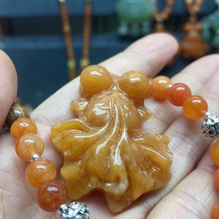 未镶嵌蛇纹石玉颈饰