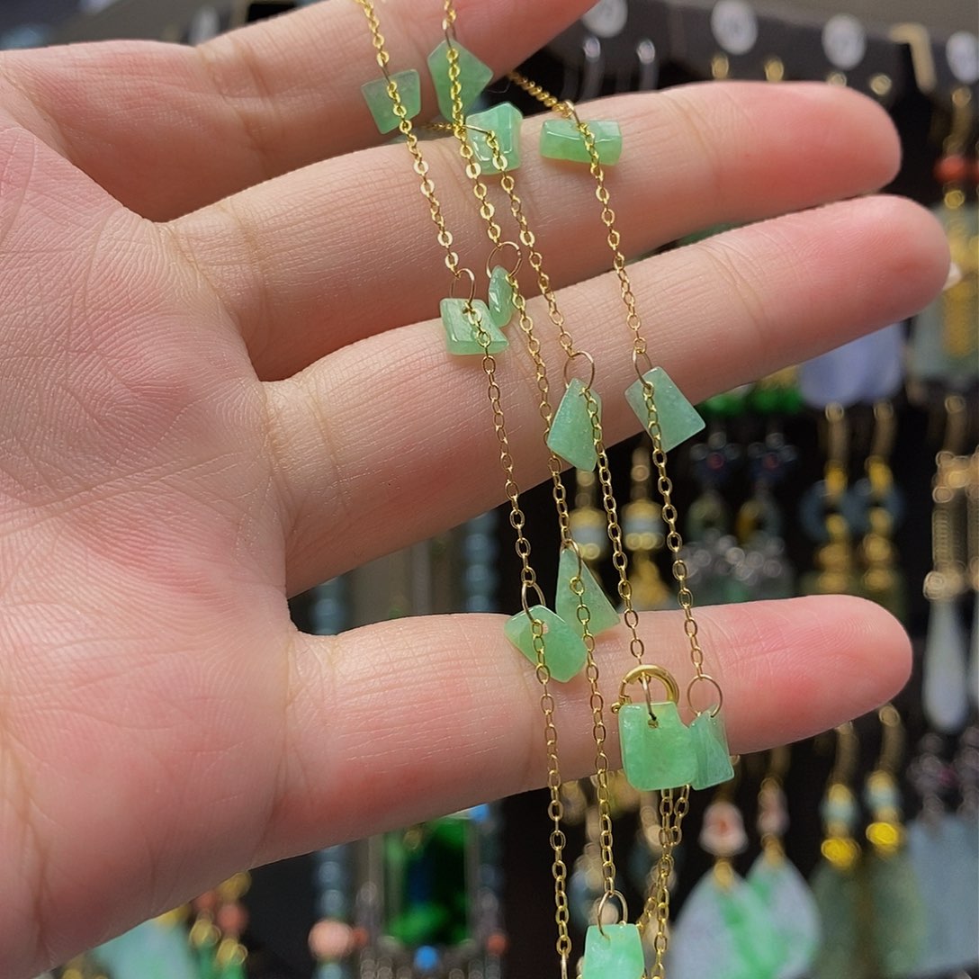 未镶嵌翡翠耳饰翡翠