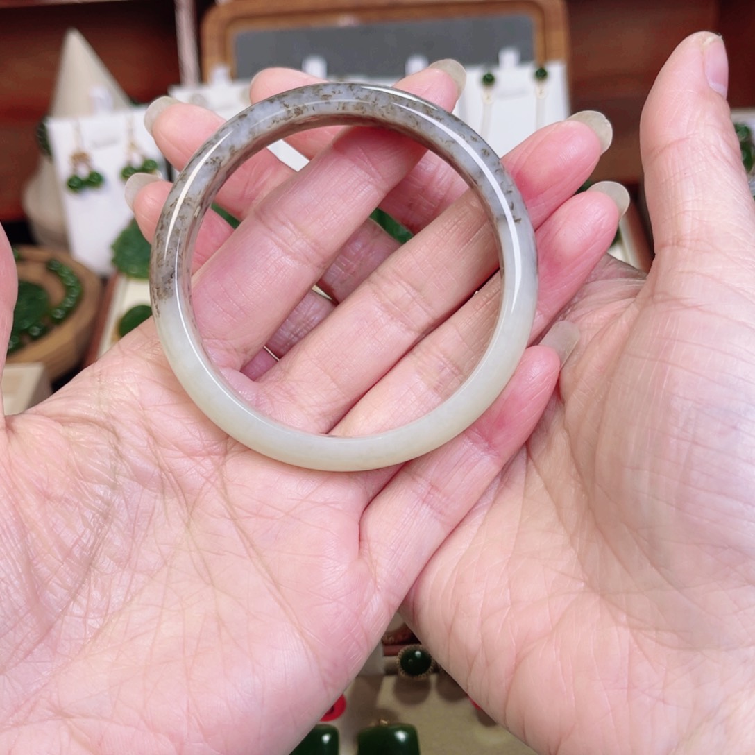 和田玉（糖玉）手镯未镶嵌