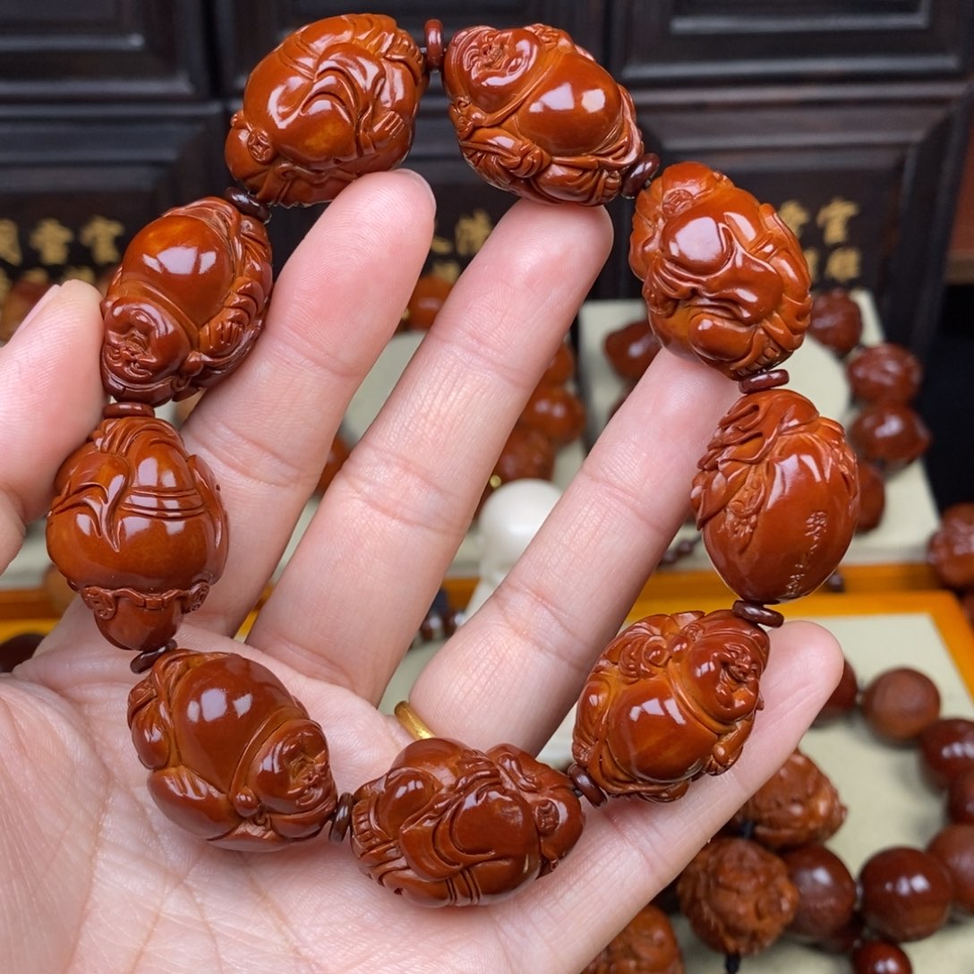 鸿***爷橄榄核吊坠八宝财神