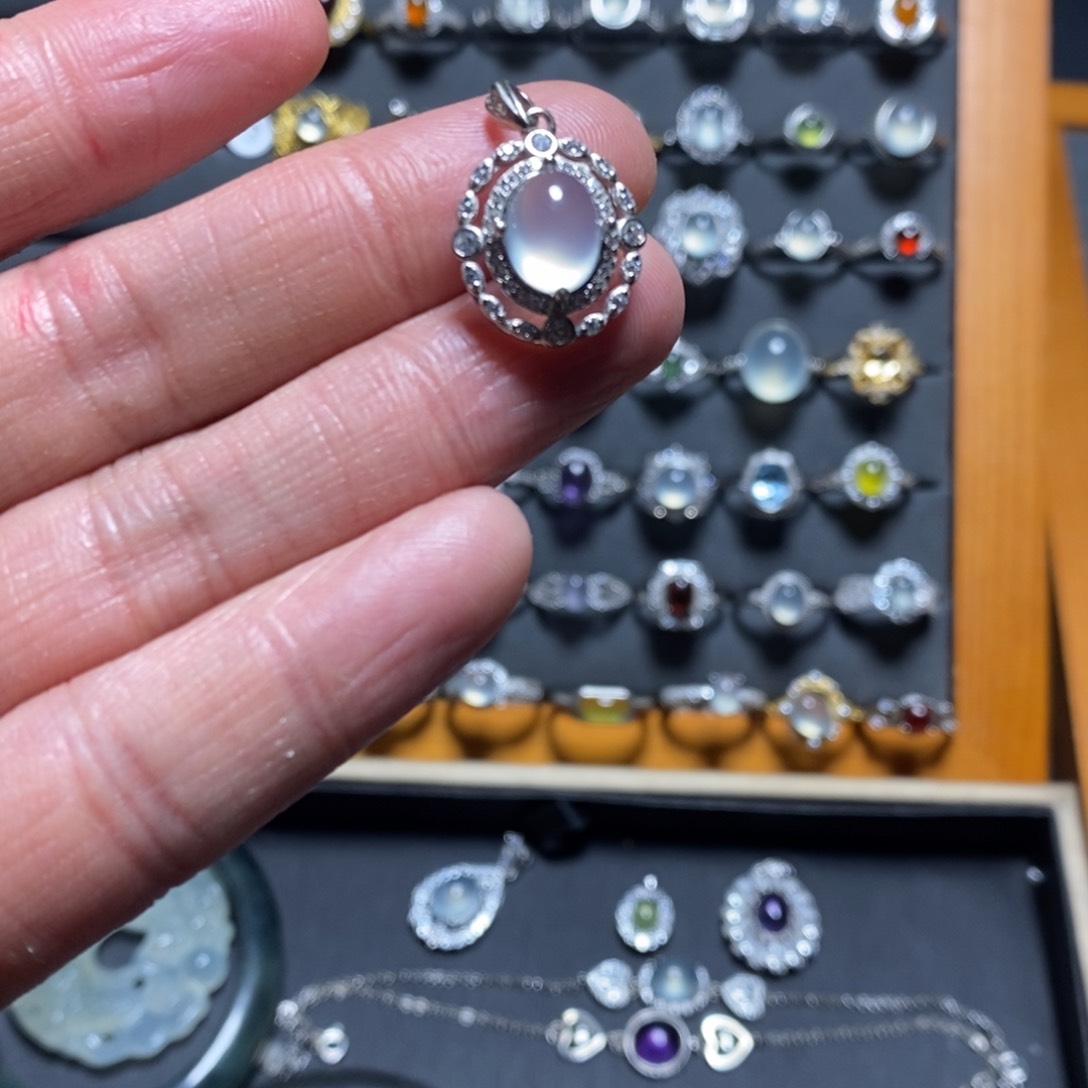 蛇纹石玉颈饰银S925镶嵌