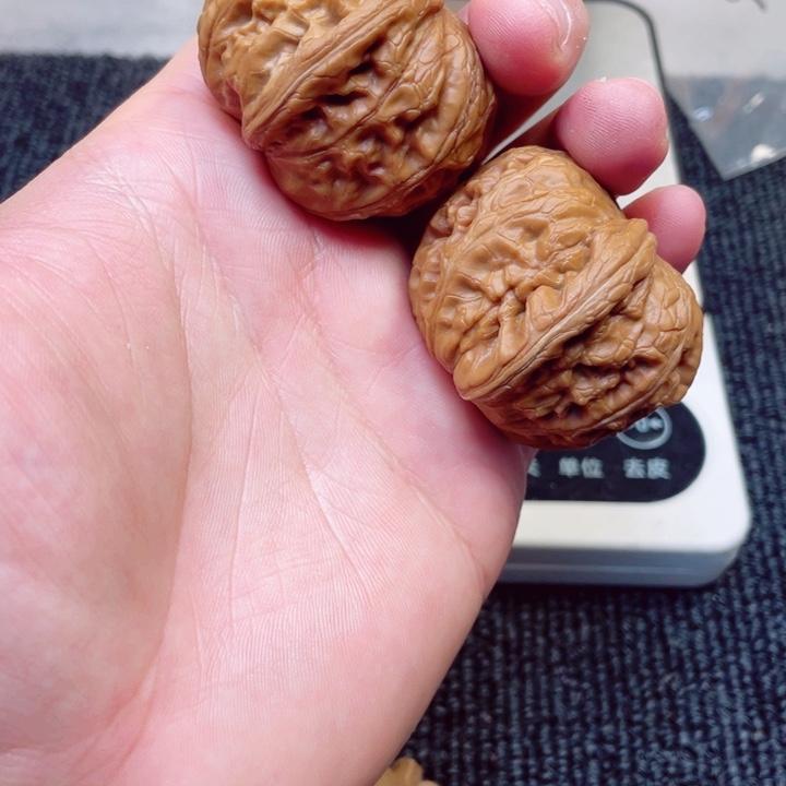 爱***哥吊坠文玩核桃修元宝