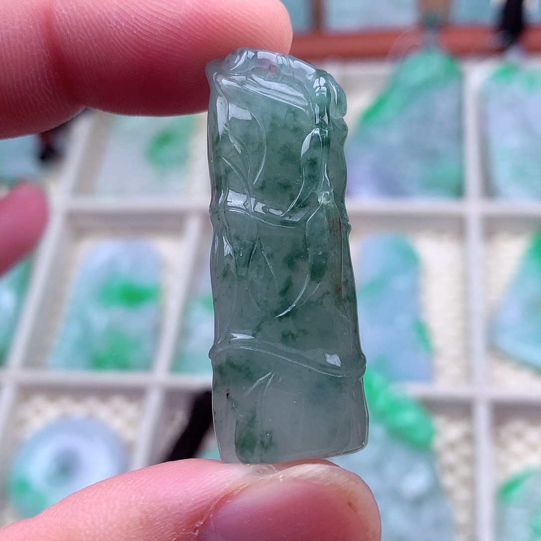 翡翠未镶嵌吊坠(不含链)