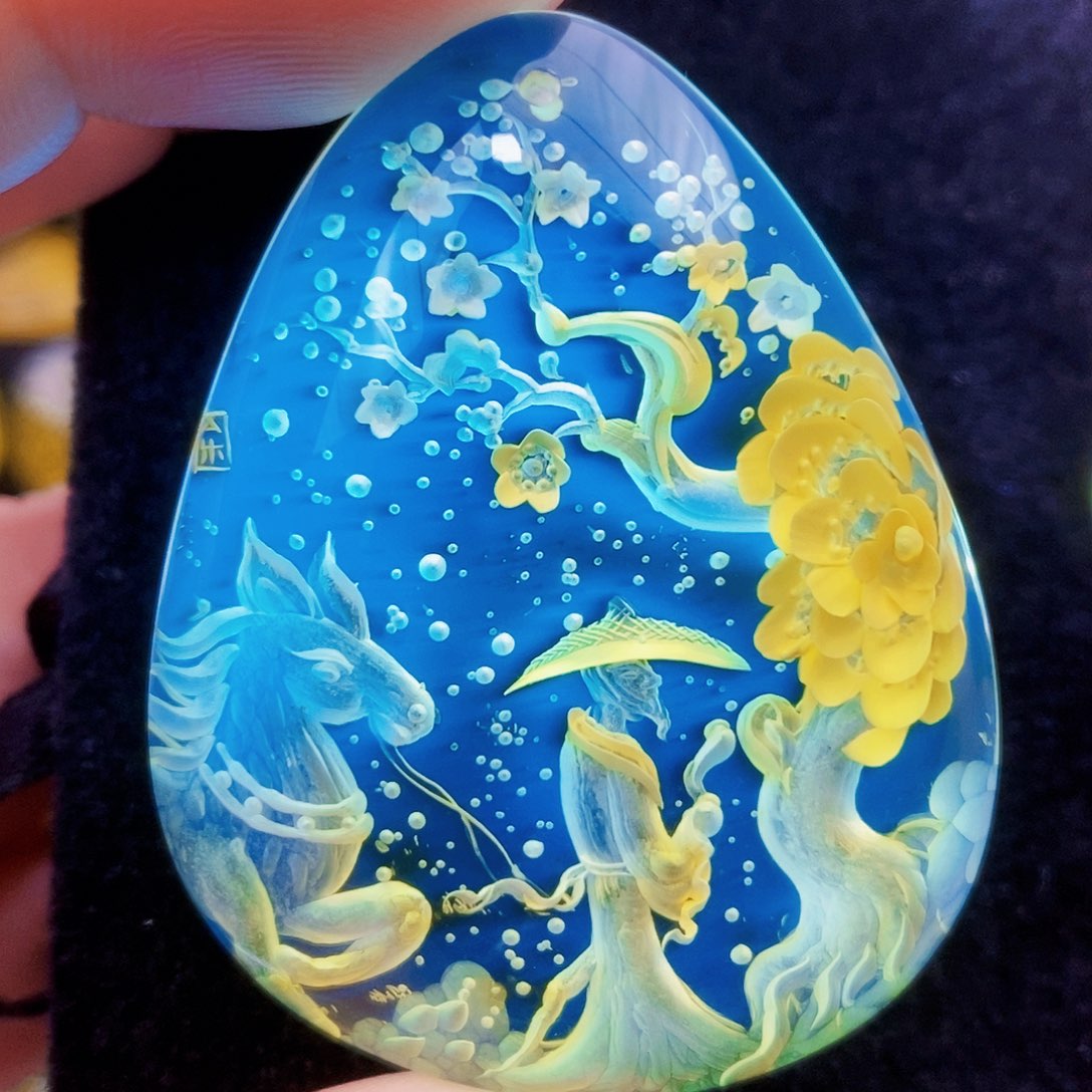 【闪购商品】未镶嵌颈饰金珀琥珀阴雕