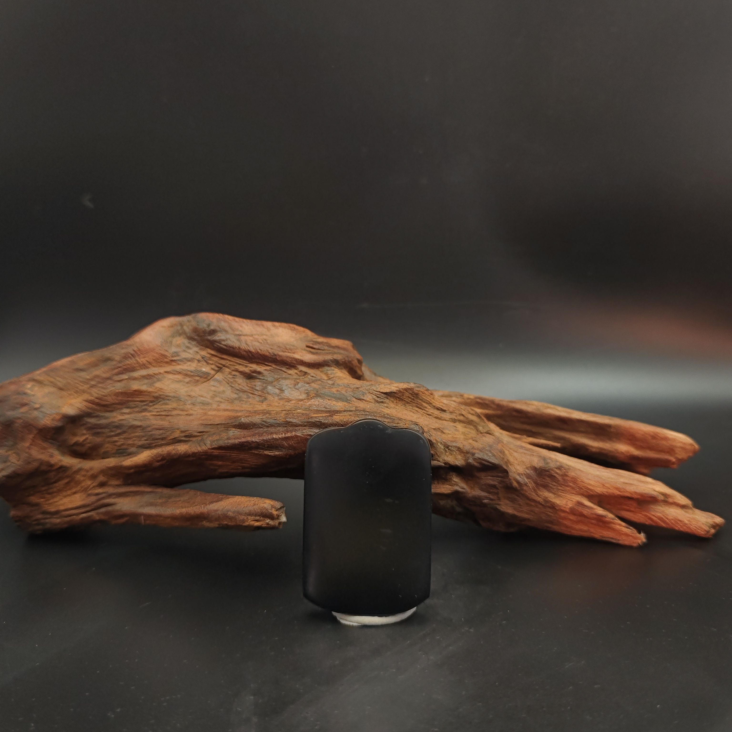 Q和田玉墨玉无事牌吊坠（1633）