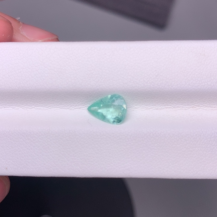 碧玺珠宝奇石未镶嵌帕拉伊巴1.5克拉未镶嵌