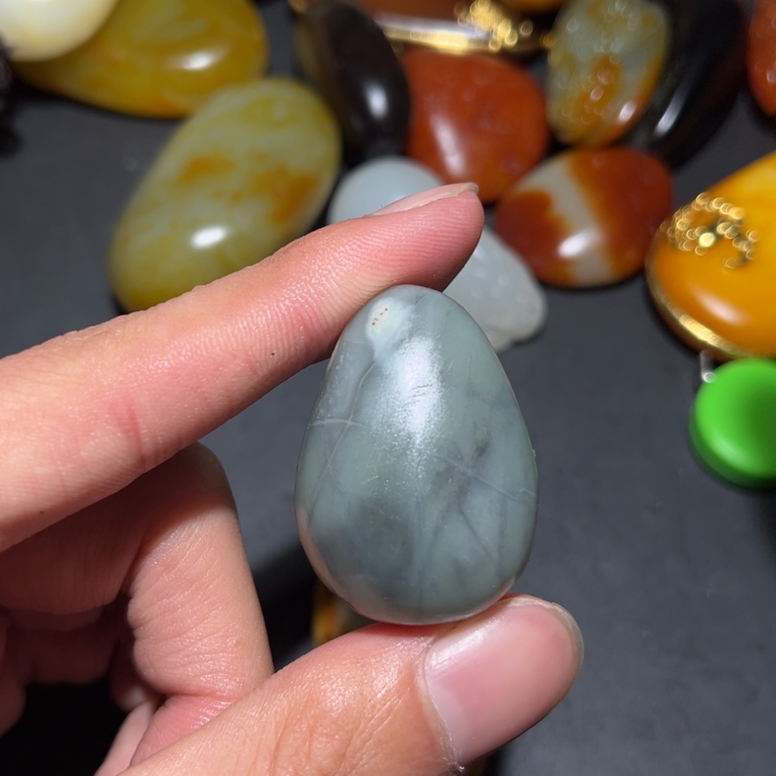 和田玉未镶嵌珠宝奇石