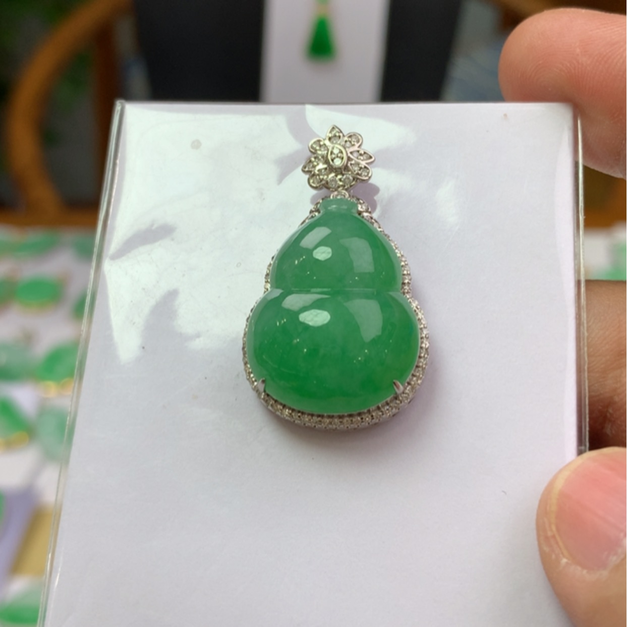 【闪购商品】翡翠颈饰18K金镶嵌翡翠