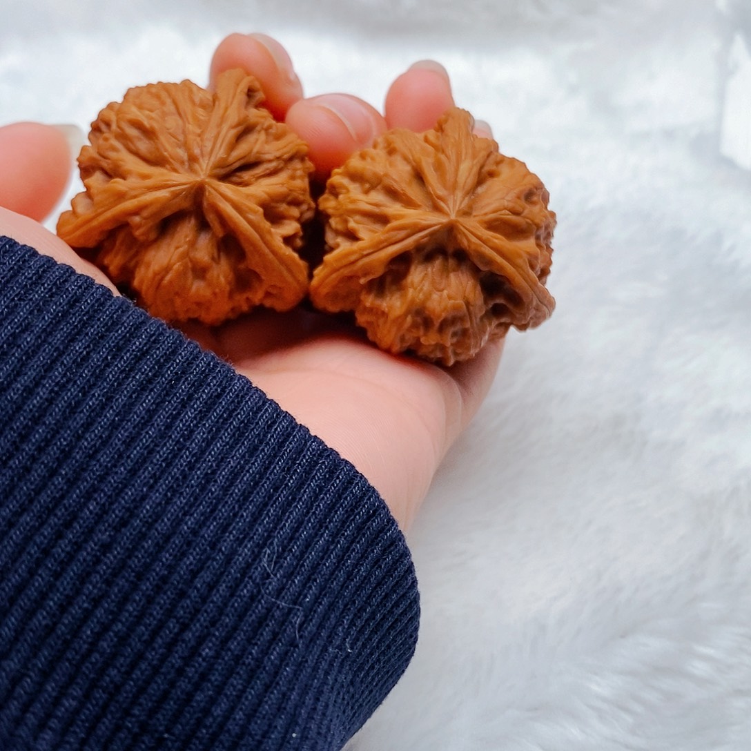 ˇ****吊坠文玩核桃三棱