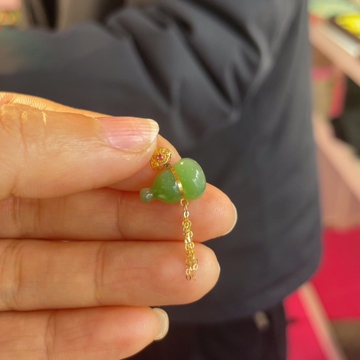 和田玉18K金镶嵌颈饰
