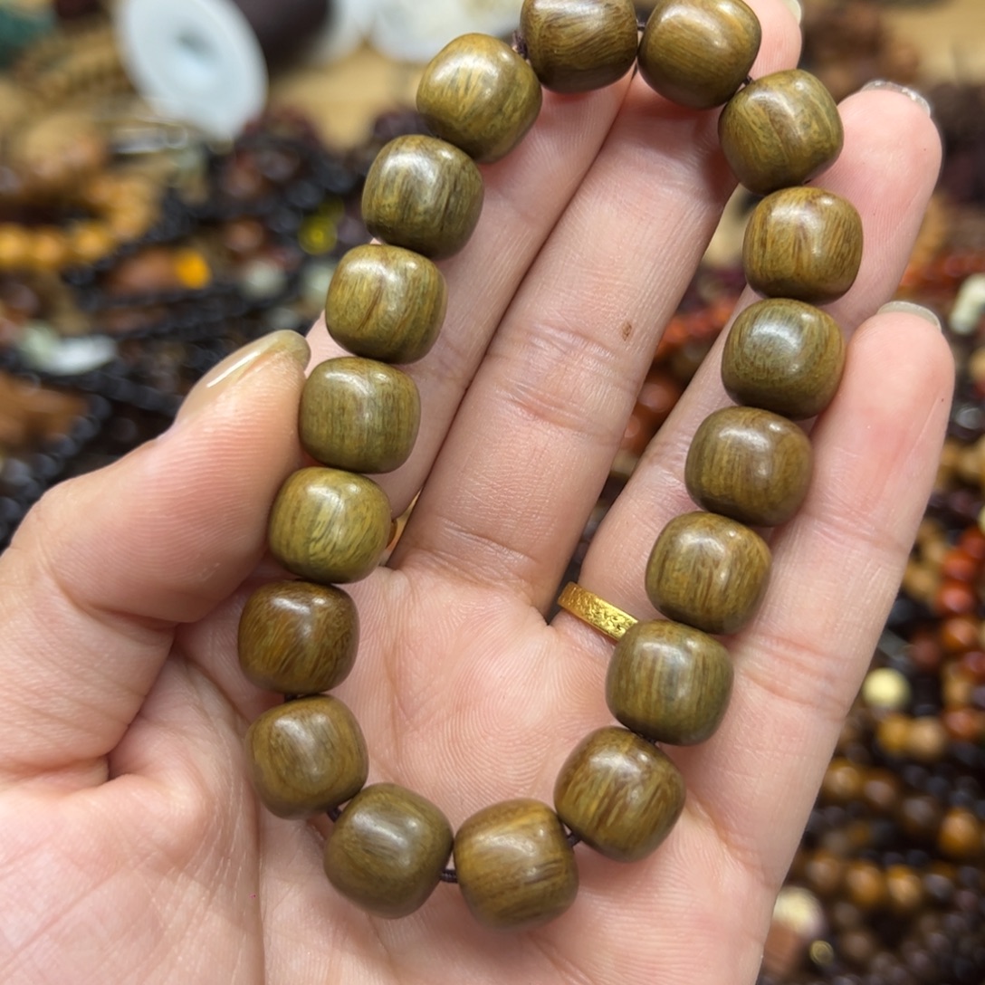 维腊木（绿檀）无事牌