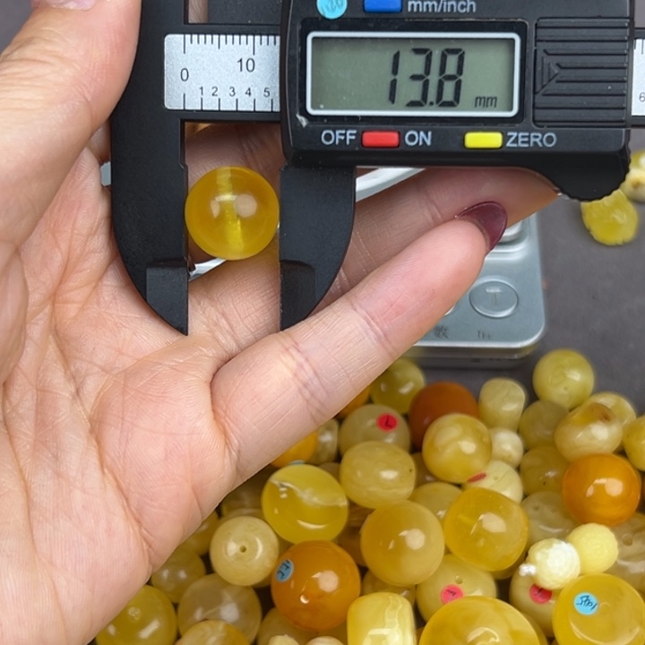 琥珀裸石未镶嵌微瑕124