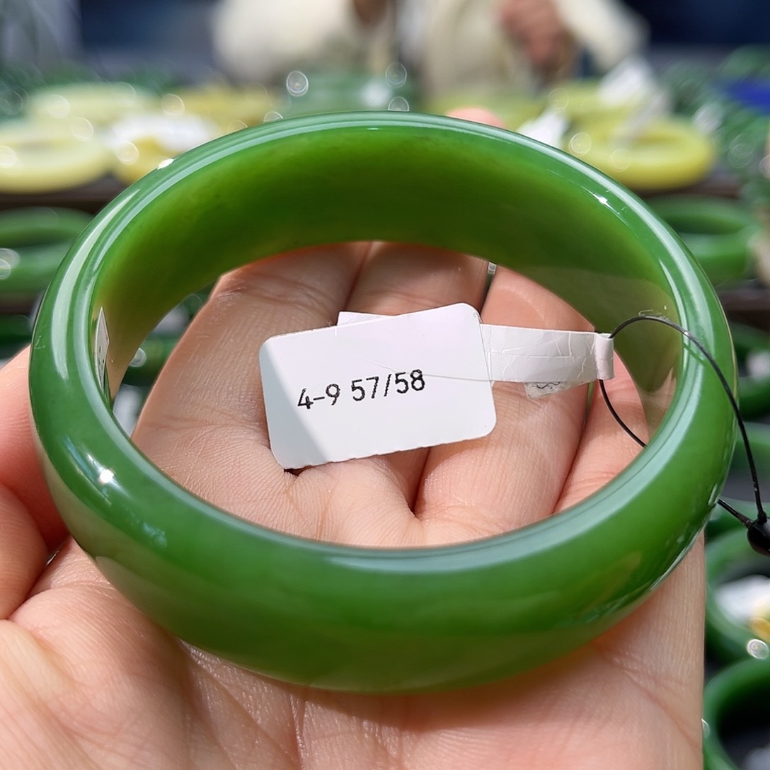 和田玉（碧玉）手镯未镶嵌