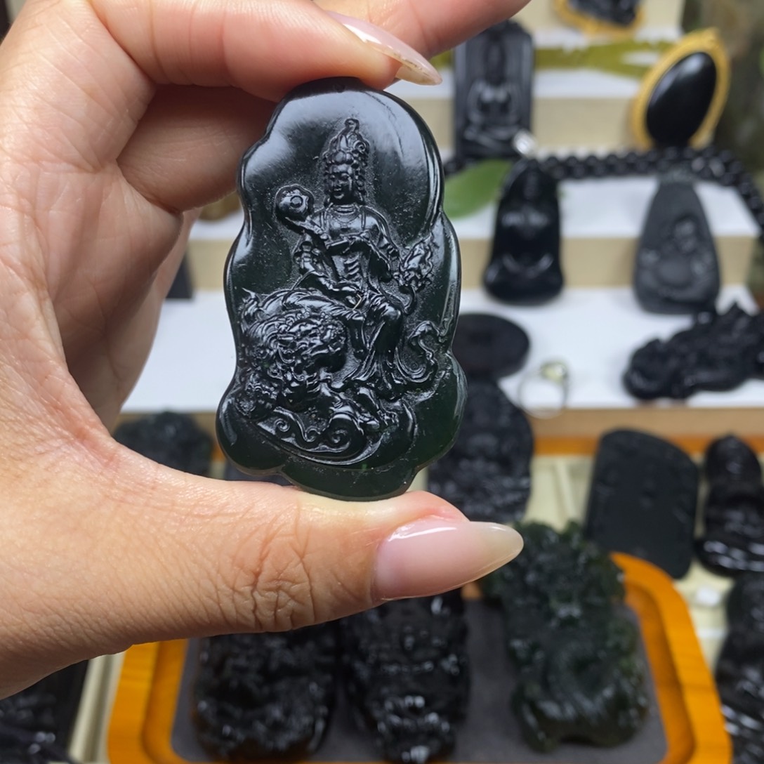 蛇纹石玉吊坠未镶嵌扯**@