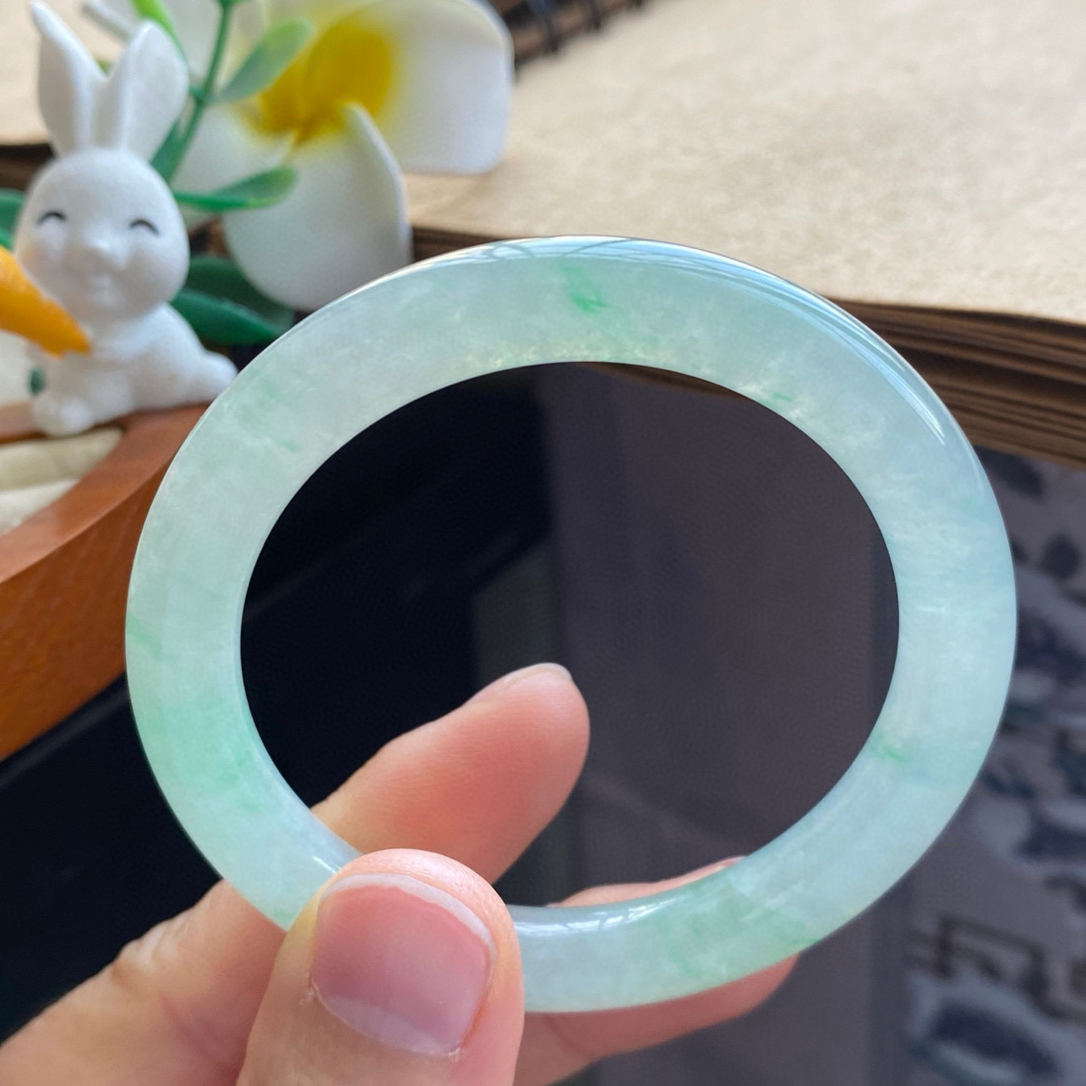 2.18批792号手镯50.2-8.1冰飘绿果冻镯！清新脱俗的浅绿底色！