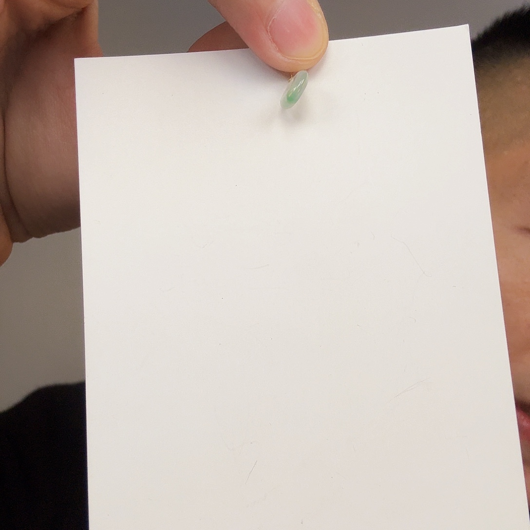 翡翠18K金镶嵌颈饰一件