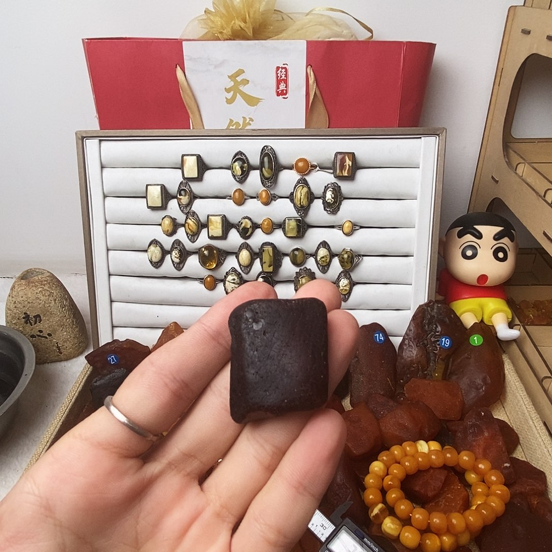 裸石蜜蜡未镶嵌琥珀