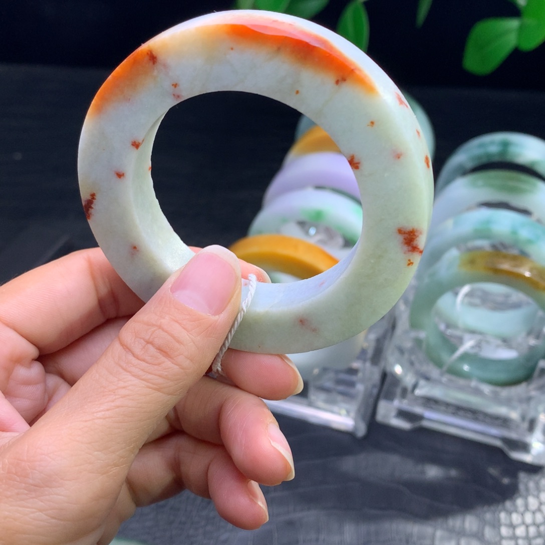 定制翡翠未镶嵌手镯