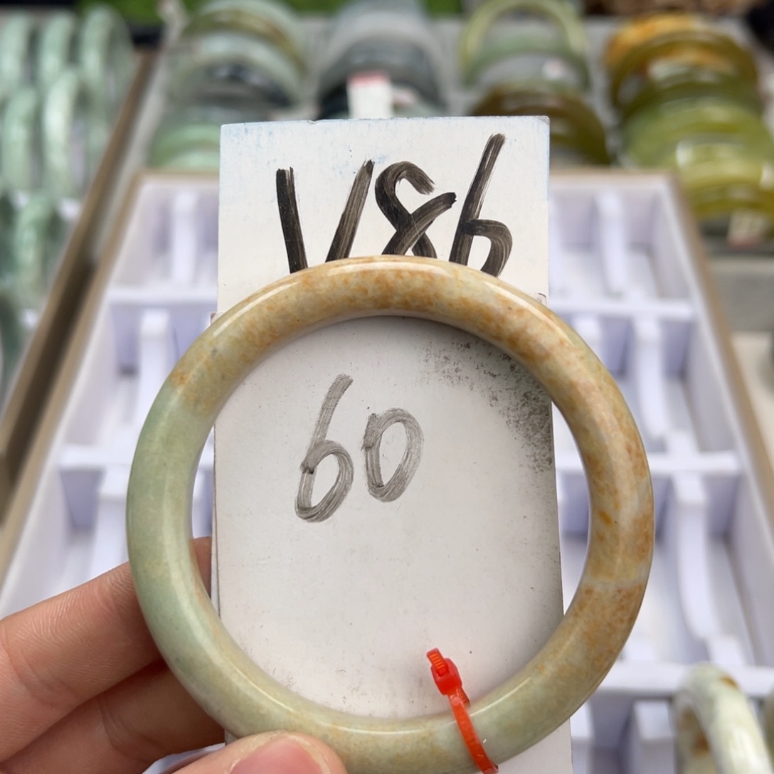 岫玉手镯未镶嵌天然岫玉