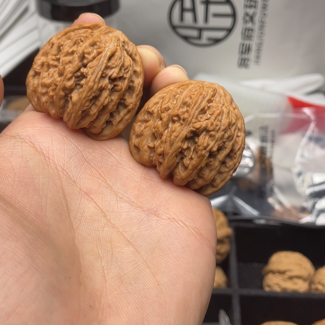 文玩核桃把件承德密纹 232