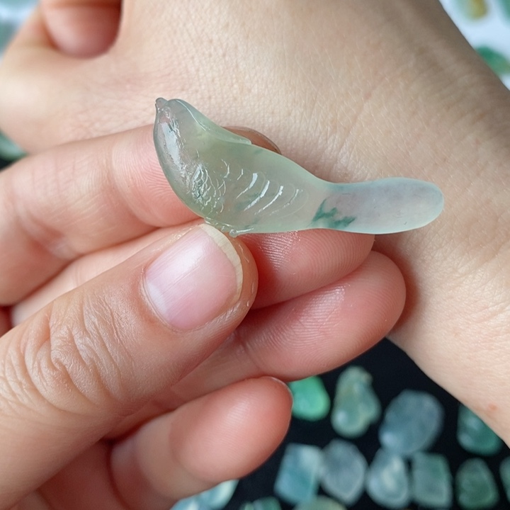 定制翡翠未镶嵌鸟