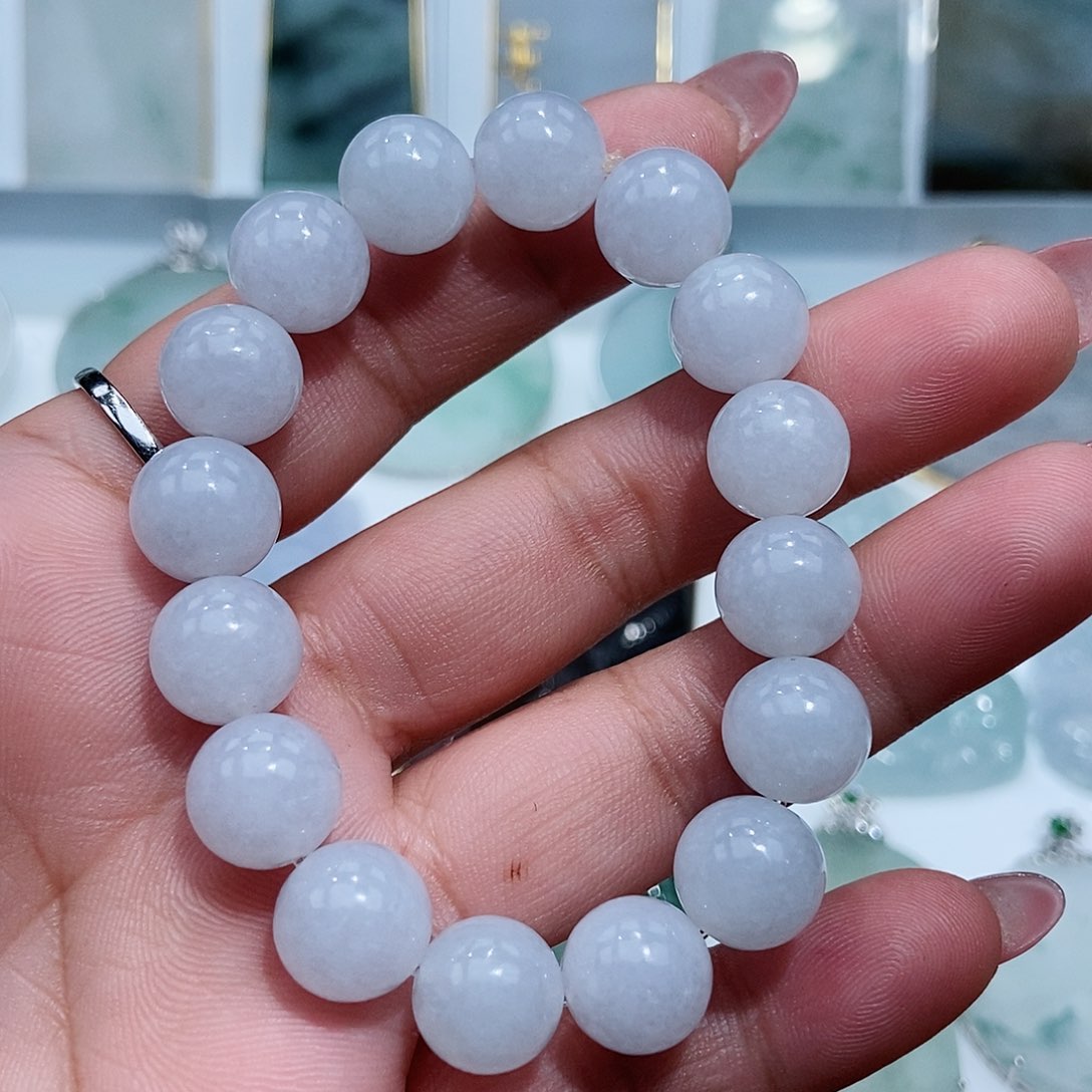 翡翠颈饰未镶嵌缅甸