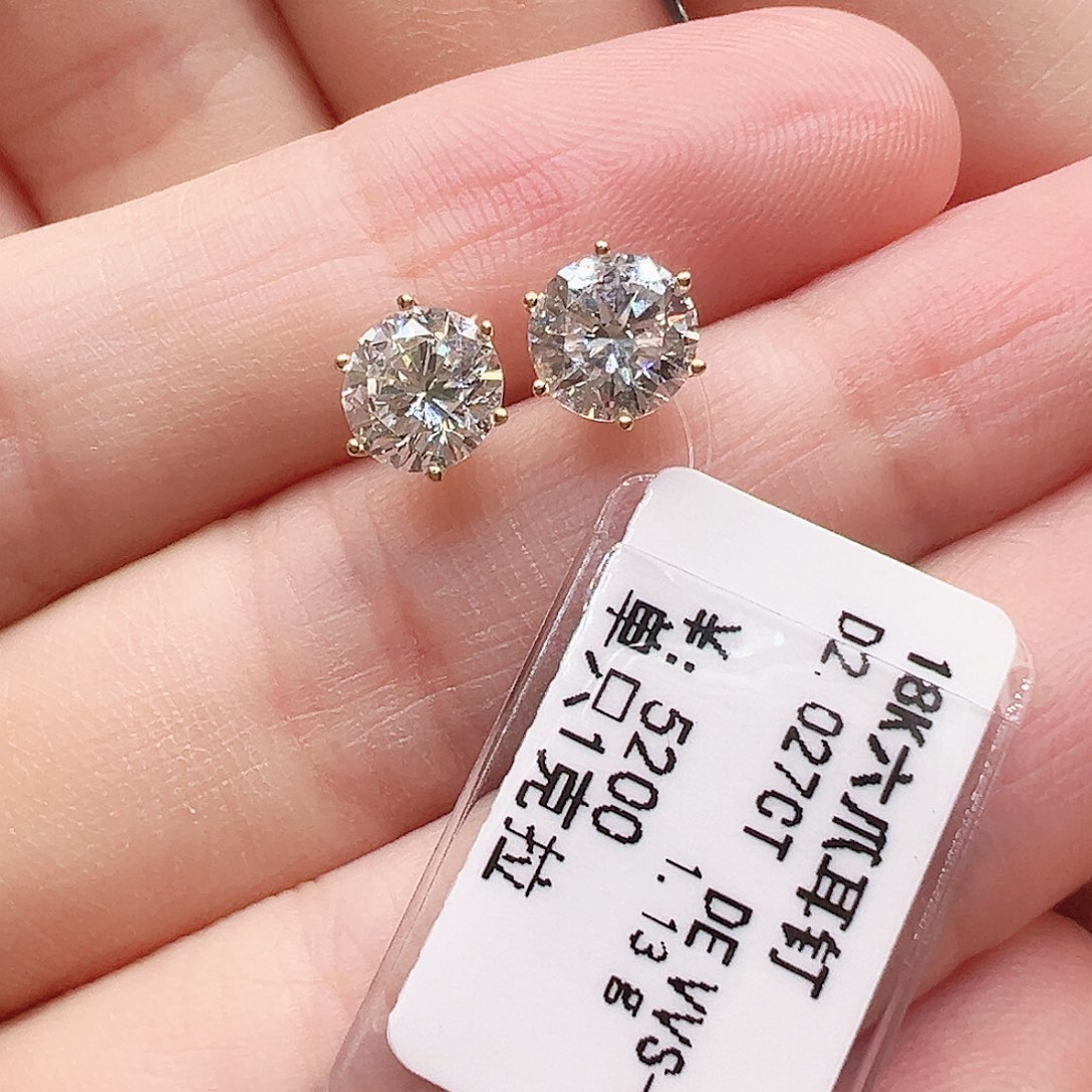 实验室培育钻石18K金镶嵌套链单颗1克拉，一对六爪耳钉k黄