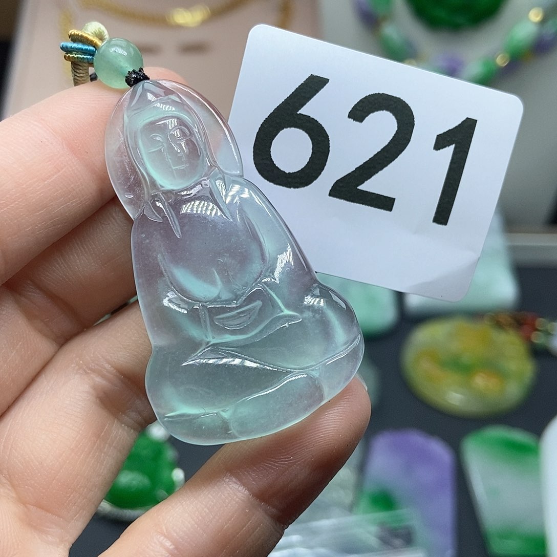 翡翠吊坠(赠链)未镶嵌