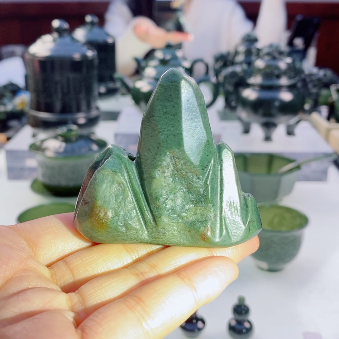 和田玉（青玉）摆件未镶嵌