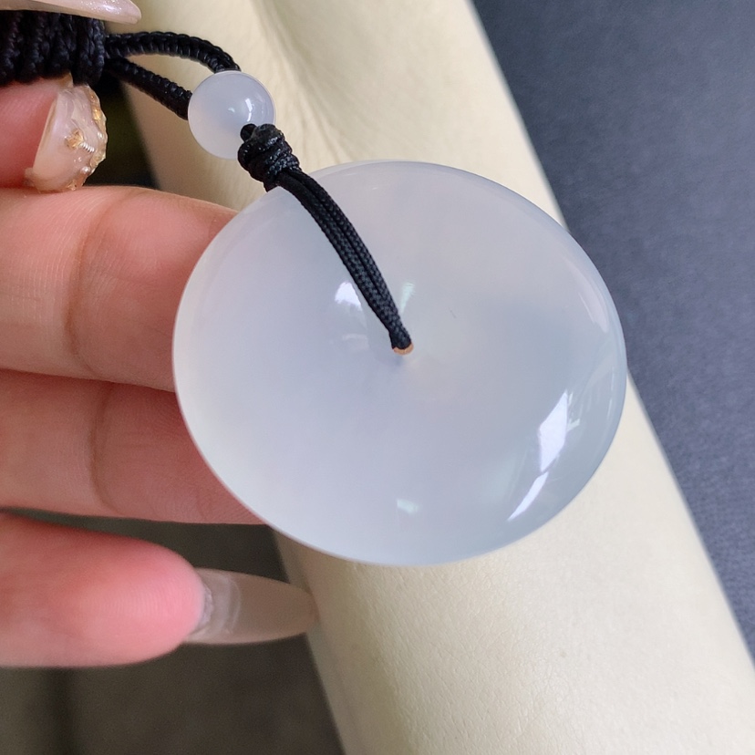 【闪购商品】翡翠未镶嵌颈饰大扣子