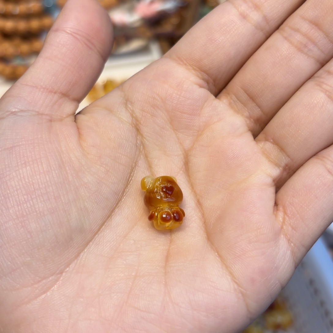 站***动白玉菩提吊坠小熊