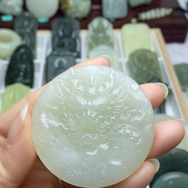 和田玉未镶嵌颈饰