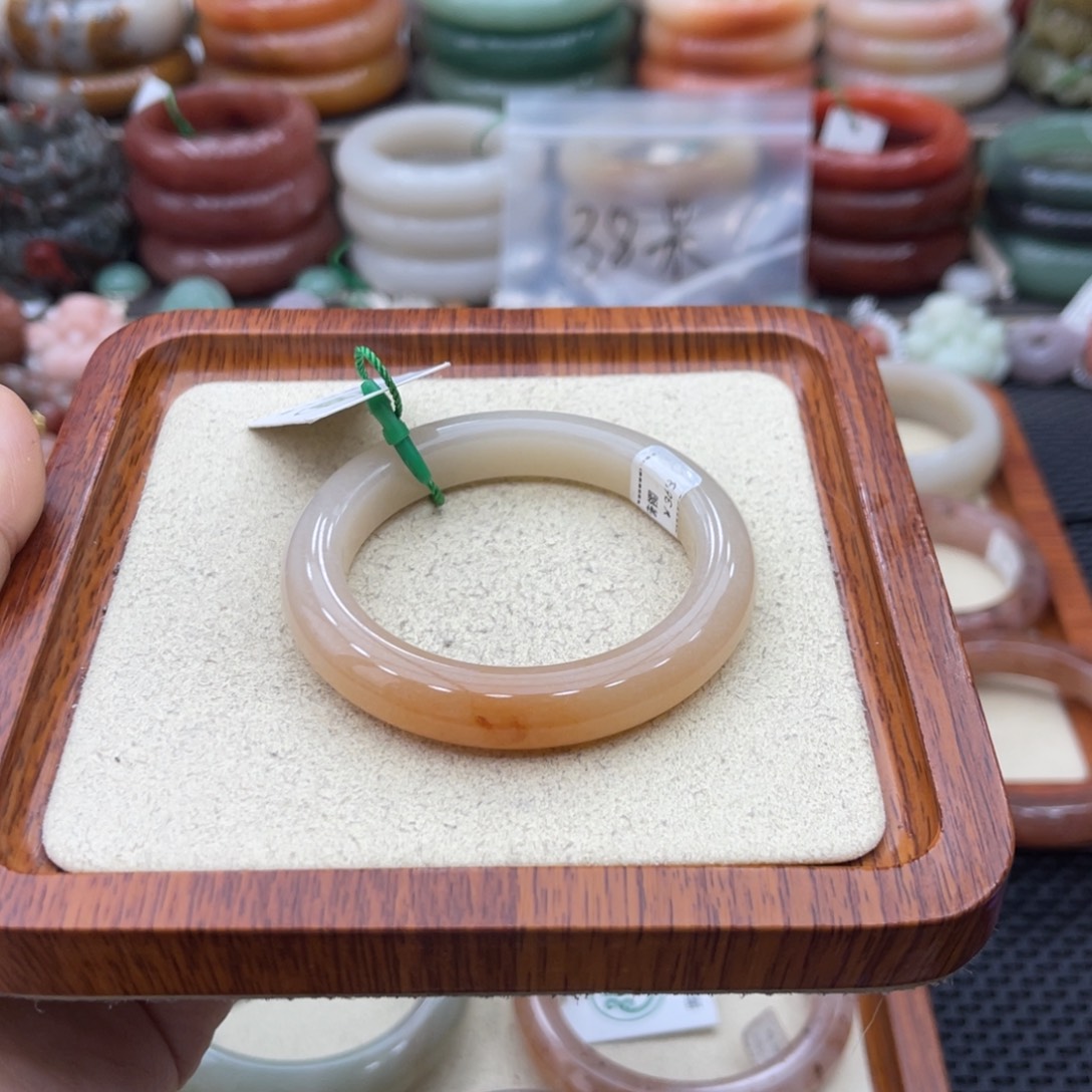 石英质玉未镶嵌手镯